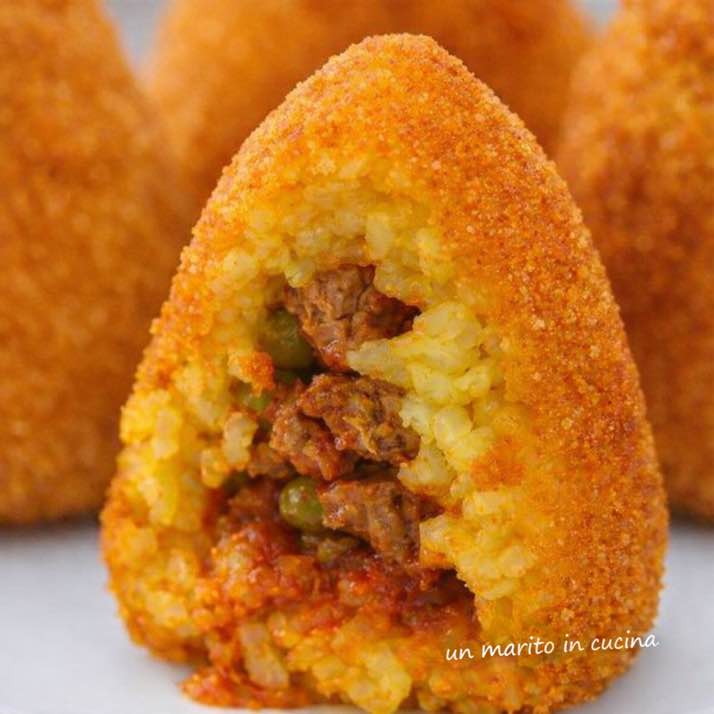 Arancino messinese tradizionale con ripieno di carne – Un marito in cucina